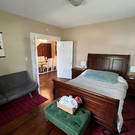 The Purple Door Apt In The Heart Of Radford City מראה חיצוני תמונה