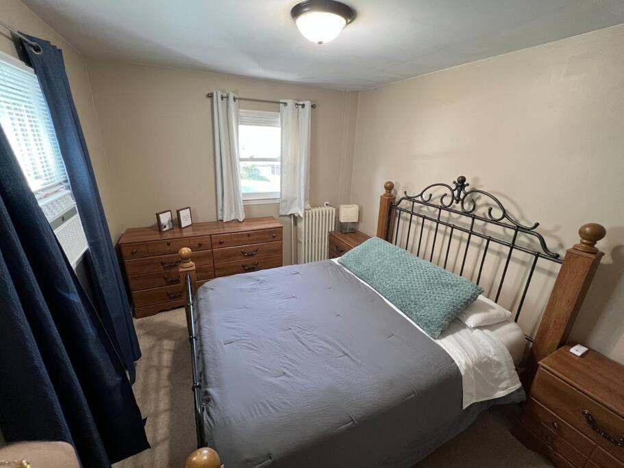 The Purple Door Apt In The Heart Of Radford City מראה חיצוני תמונה