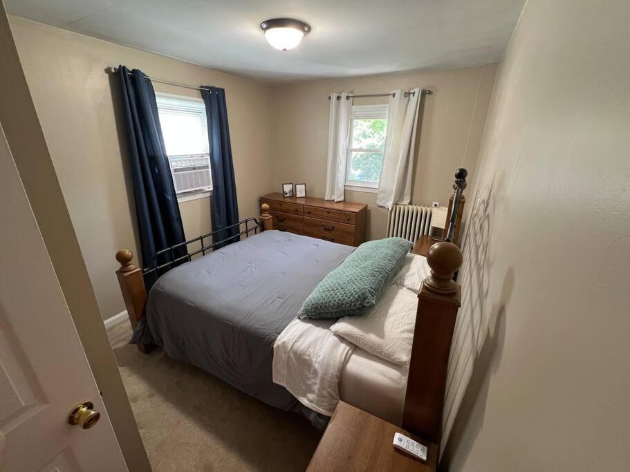 The Purple Door Apt In The Heart Of Radford City מראה חיצוני תמונה